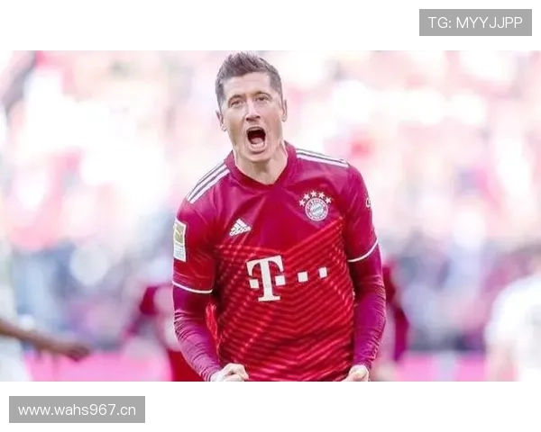 莱万转会豪门是否属于抱团行为分析