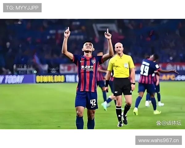 申花边路进攻乏力，中路扎堆问题是否制约球队进攻多样性？