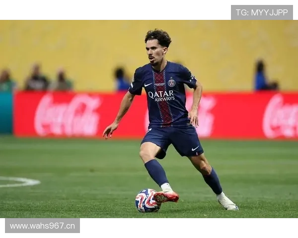 维蒂尼亚是否只是安全球型中场?战术角色与比赛影响力分析 维蒂尼亚是否只是安全球型中场?战术角色与比赛影响力分析