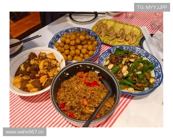 浓眉哥家里请了三个厨师轮班，就为了让他随时能吃上热饭